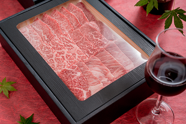 京都姫牛贅沢焼肉4種盛りと、赤ワインのセット